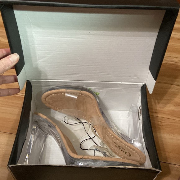 Forever 21 Clear Vinyl Lucite Block Heels - Picture 13 of 13